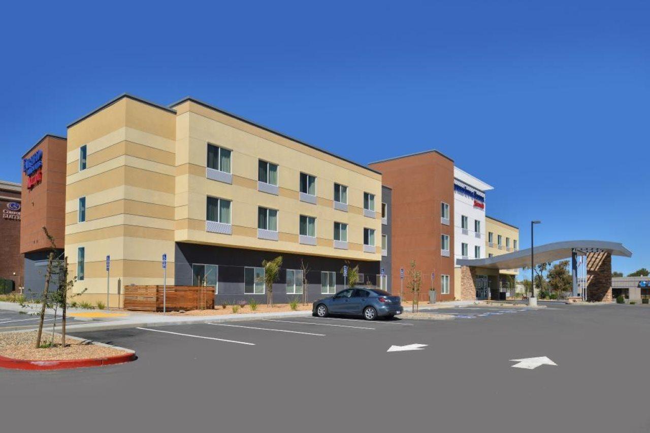 Fairfield Inn & Suites By Marriott Sacramento Airport Woodland Exterior foto